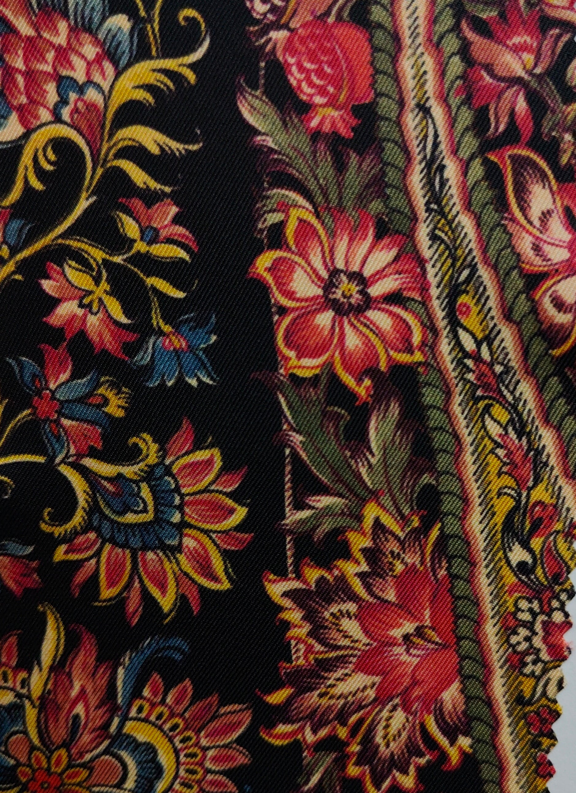 Shirt Fabric Raymond Regio Italia 100% Silk Ornate Floral Paisley Print Colur Black